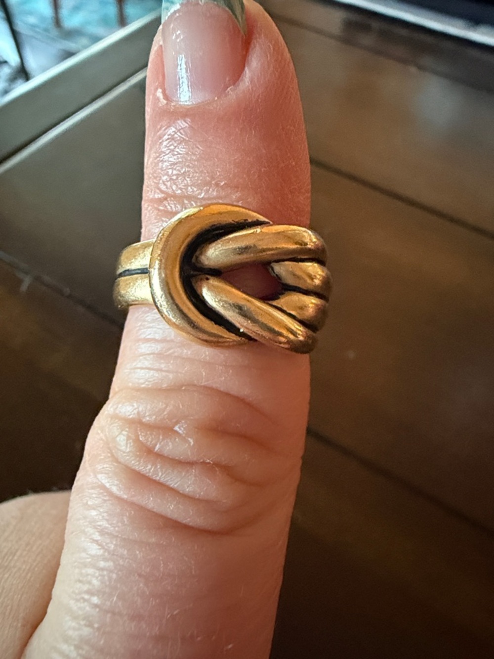 Premier Designs Twisted Knot Gold Ring - Picture 3 of 5